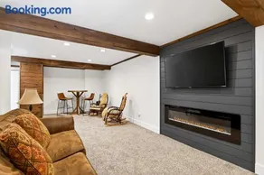 Updated townhome - Walk to Holiday Valley - Image 4