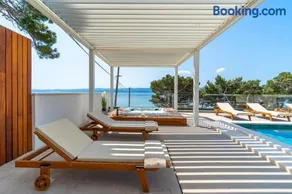 Villa Bava with 4 En-suite Bedrooms, Heated 33 sqm Pool - Image 5