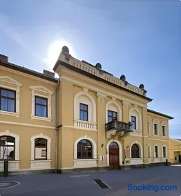 Mádi Kúria Hotel és Rendezvényközpont - Image 1