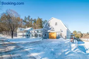 Huge Farmhouse Estate on South Pond with Extreme Privacy: Host Weddings - Image 1