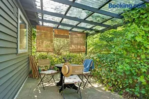 Authentic Holiday Cottage Near Fjellerup Beach - Image 5