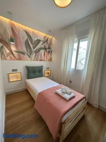 Playa 4min #Parking #Smart TV #2 habitaciones #Familia - Image 2
