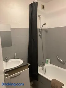 Logement entier - 2 Chambres - Parking privé - 15 min Lyon et Aéroport - Image 4
