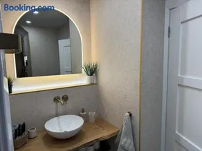Modern Luxury Home Sleeps 20 - Image 2
