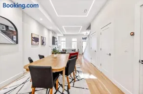 Sleeps 12! Downtown-Entire home wrooftop - Image 4