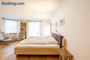 7304 Pure Freude in dieser stilvoll renovierten Wohnung mit moderner Kueche - Image 1