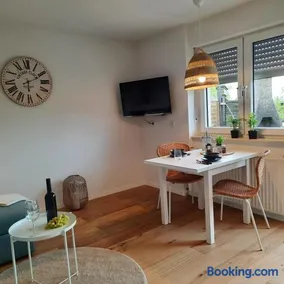 Appartamento adatto alle famiglie con terrazza, barbecue e giardino | Vista panoramica | Ammette animali domestici - Image 2
