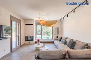Villa Amano - Authentic Luxury, heated pool - Image 1