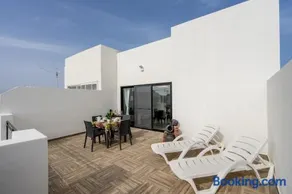 Tulip Court Penthouse Brand New-2 Min From The Sea-Central Bugibba - Image 1