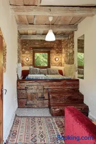 Angel Village Barn House - Image 5