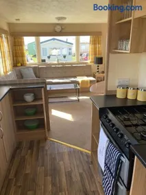 367 Caravan - Image 2