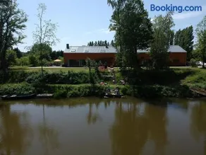 Florennes Gîte neuf 150 M2 devant un grand lac privé de 2 hectares poissonneux au milieu des bois - Image 2