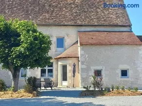 Gîte Authentique en Berry - Étang de Pêche, Confort Moderne, À 10 min du Spa - Image 3