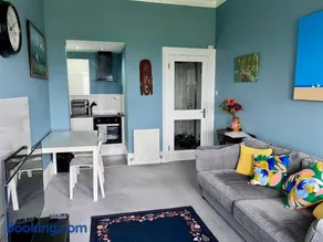 Seaview one bedroom apartment in centre of Largs - Image 2