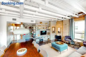 Inviting and historic loft with private terrace & full kitchen extremely walkable - Image 1