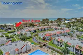 Resort Style Condo by the Beach with Heated Pool at Runaway Bay - Image 2