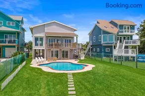 Galveston Bay Front Home with Private Pool and Pier - Image 5