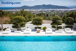Secluded 6 Bedroom Villa Retreat in Ibiza, 1037 - Image 4
