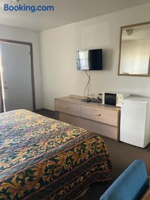 Value Inn - Image 5