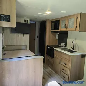 Monday creek camper - Image 4