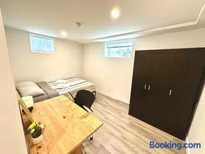 Modern Cozy Home W Free Parking- Close to Downtown & Beach - Image 4