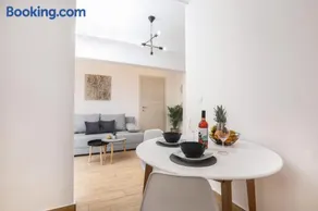 Lilac House - Image 4