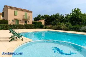 Maison avec jardin et piscine - Image 1