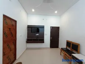 Hotel O Home Kanak Hotel & Resort Homestay - Image 5