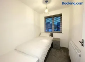 Entire house - Peaceful 3 bedroom home - Image 2