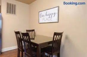 Updated condo in Logan - Image 3