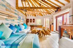 The Beach Barn - Image 2