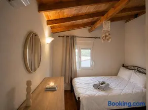 Wooden Loft 3min Walk to Beach - Image 3