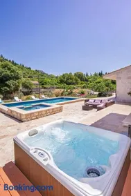 Villa Olive by Villas Guide - Image 2