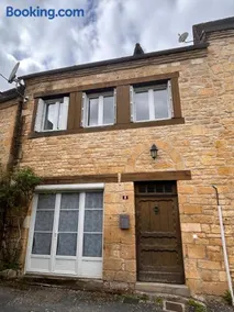 Petite maison au pied du château - Image 2