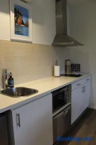 Coastal Cove Retreat - with heated pool near Hot Springs & Golf - Image 5