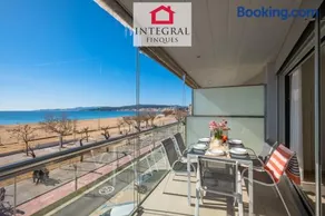 Palamós BeachFront Apartment - Image 3