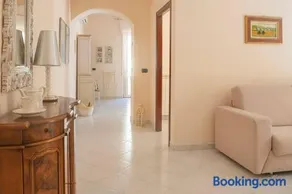 Candida's House - Image 1