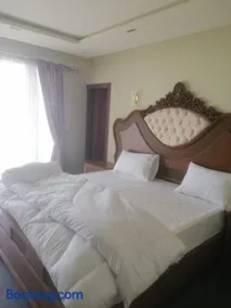 Ora Pine Hotel & Suites - Image 4