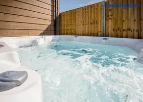 Hawthorn Glen Lodges - Image 1