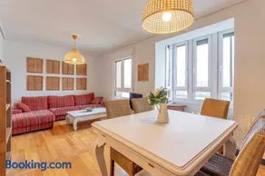 Apartamento KUIA con vistas frontales a la Ría de Bilbao cerca del metro - Image 1