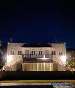 The V suites of Aegina - Image 1