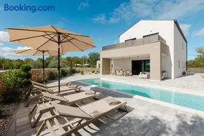 Villa Delight - Image 1