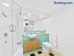 The Entrance Waterfront Apartment 505 - Image 1