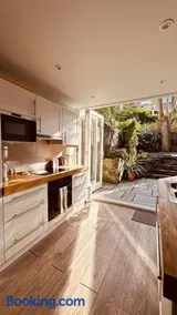The Garden Apartment - Image 4