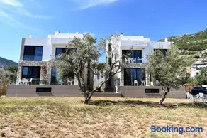 Qeparo Residences by the Sea - Image 1