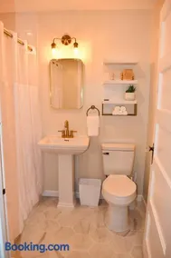 Sunset Row Cottage - Image 2
