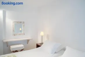 Skiathos Luxury Villa 2 Bedroom Villa Dyo Vromolimnos - Image 3