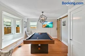 Historic Waterfront estate With Yard & Modern Kitchen - Image 3