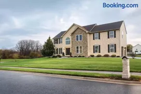 Elegant Spacious Family Gem 20 Min to Wilmington - Image 1