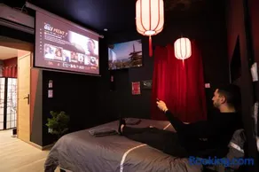 Capsule Japon - Jacuzzi - Netflix & Ecran Cinéma - Xbox - Image 4